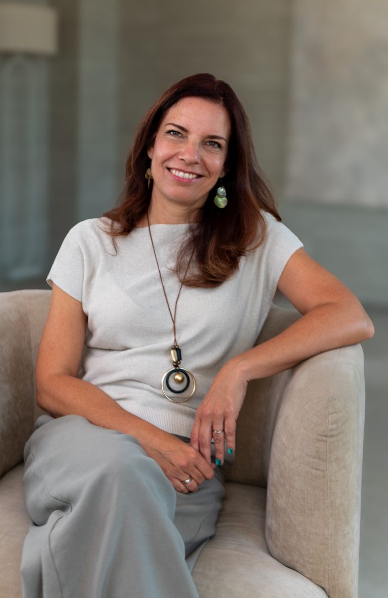 Holló Zsuzsa